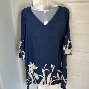 NWT blue white and light pink 3/4 sleeve v neck dress size large silky material